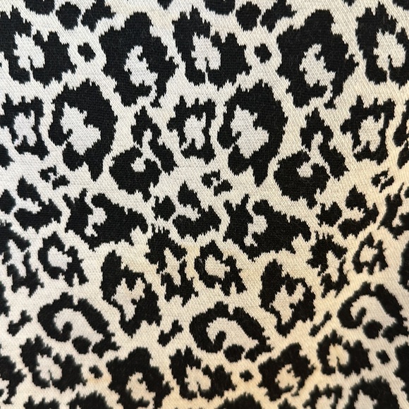 Tibi black and white leopard mini skirt. Size 2 - Picture 3 of 3